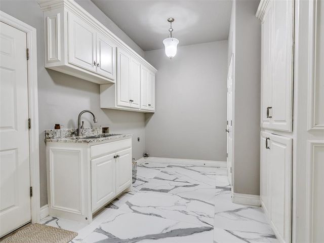 16 Greenmore Drive, Edmond, OK 73034