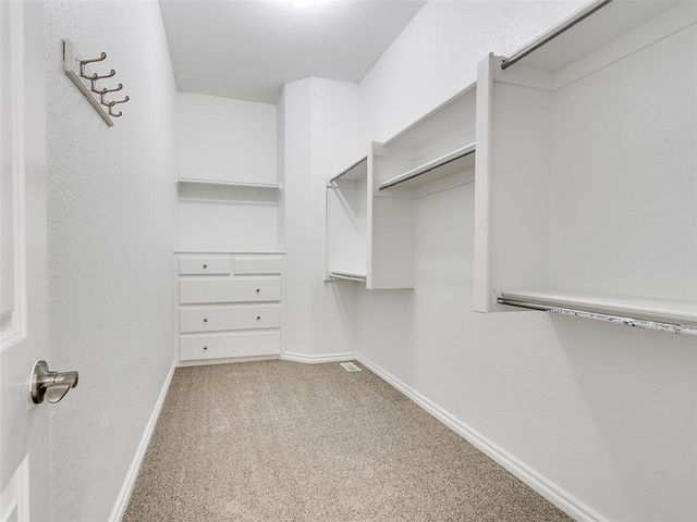 16 Greenmore Drive, Edmond, OK 73034