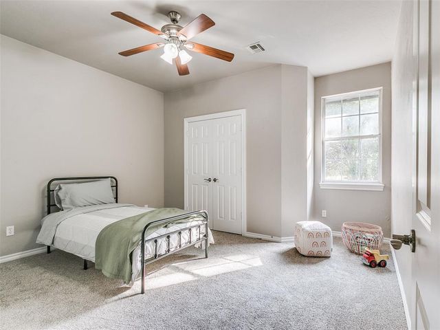 16 Greenmore Drive, Edmond, OK 73034