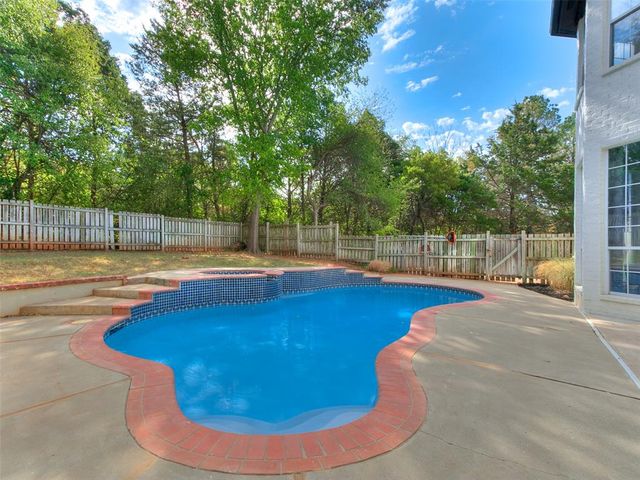 16 Greenmore Drive, Edmond, OK 73034