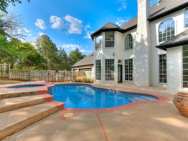 16 Greenmore Drive, Edmond, OK 73034