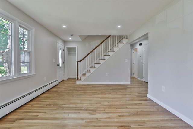 7 Holly Drive, Nashua, NH 03063