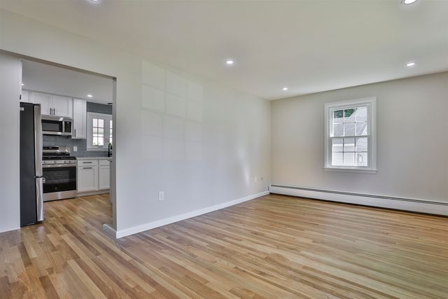 7 Holly Drive, Nashua, NH 03063