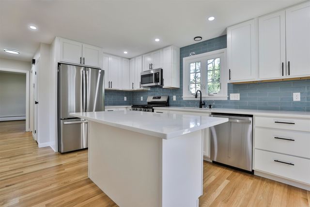 7 Holly Drive, Nashua, NH 03063