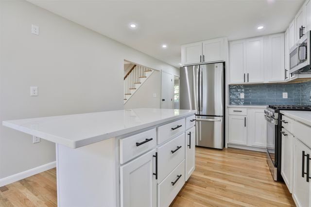 7 Holly Drive, Nashua, NH 03063