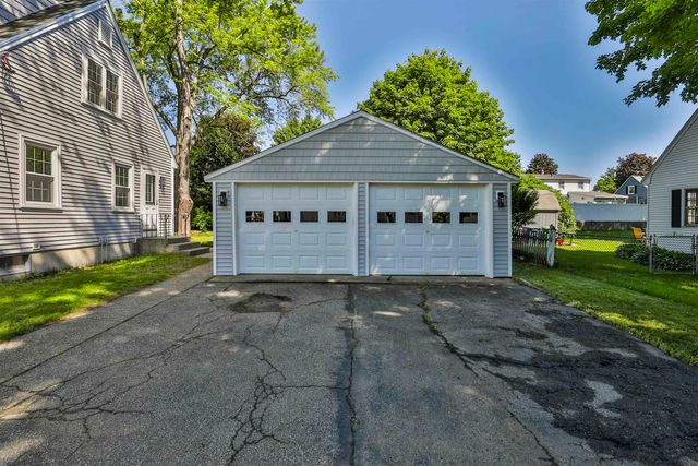 7 Holly Drive, Nashua, NH 03063