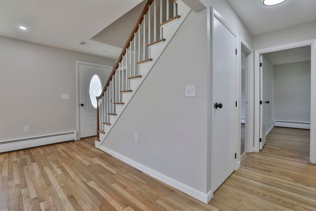 7 Holly Drive, Nashua, NH 03063