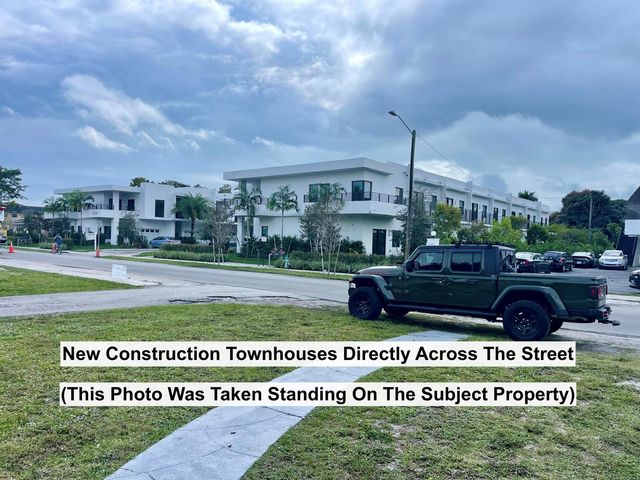 2531 Pierce Street, Hollywood, FL 33020