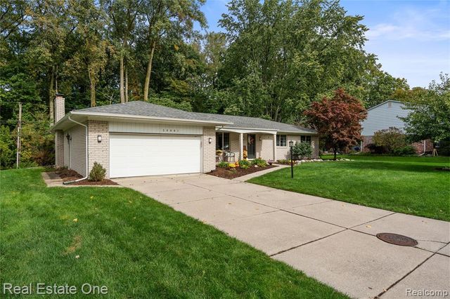 20001 S Riverhill Drive, Clinton Township, MI 48036