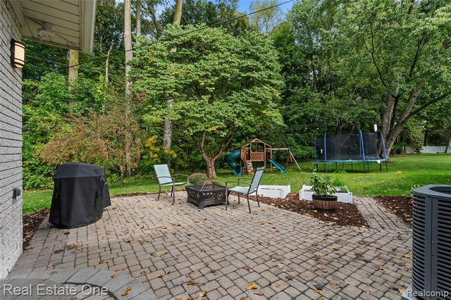 20001 S Riverhill Drive, Clinton Township, MI 48036
