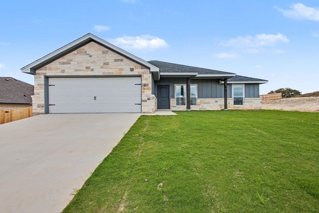 206 Water Well RD, Burnet, TX 78611