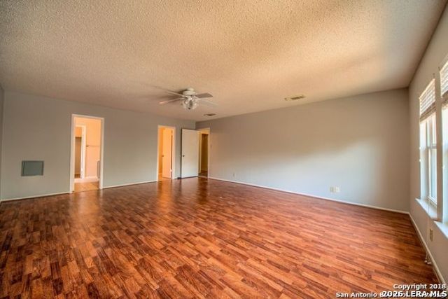 6911 Ridge Place, San Antonio, TX 78250