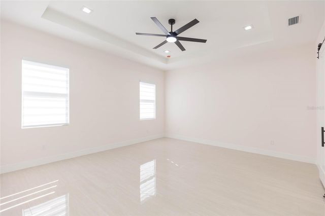 7205 N LOIS AVENUE, Tampa, FL 33614