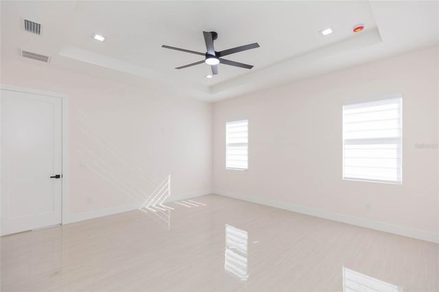 7205 N LOIS AVENUE, Tampa, FL 33614