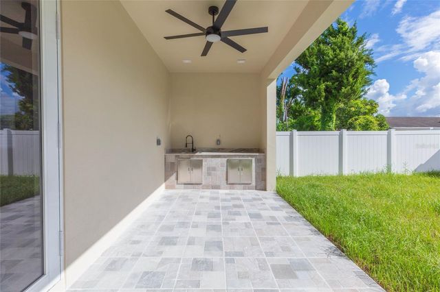 7205 N LOIS AVENUE, Tampa, FL 33614