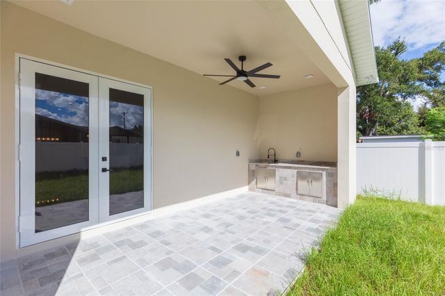 7205 N LOIS AVENUE, Tampa, FL 33614