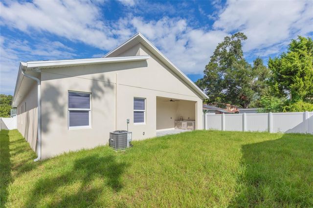 7205 N LOIS AVENUE, Tampa, FL 33614