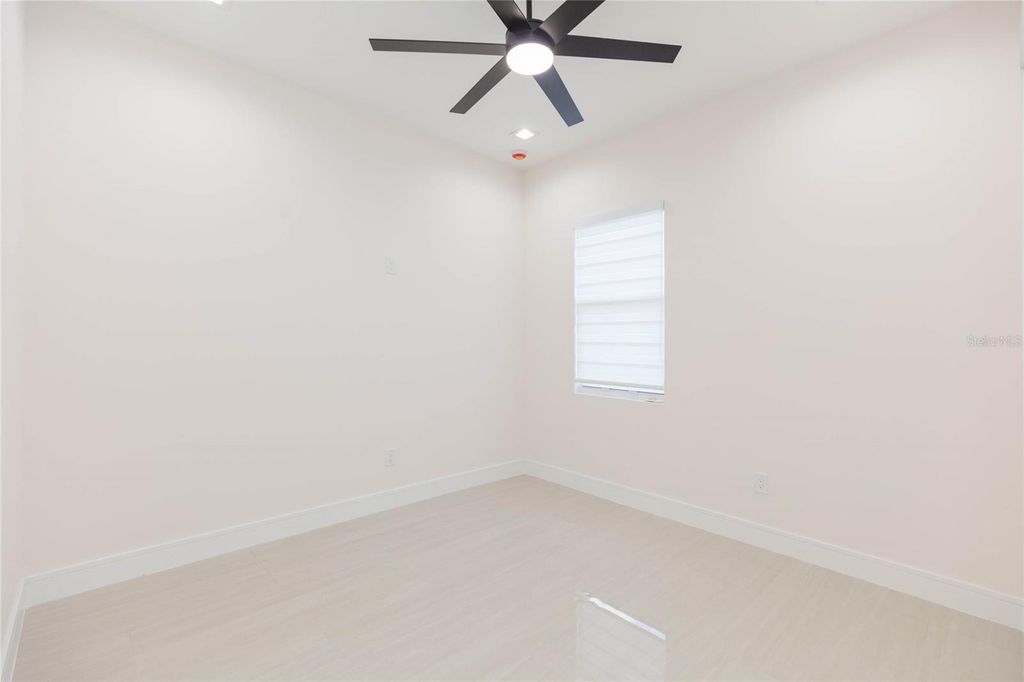 Image 21 of property listing at 7205 N LOIS AVENUE, Tampa, FL 33614