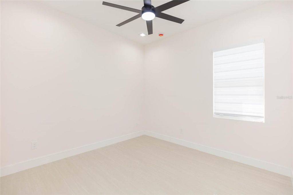 Image 25 of property listing at 7205 N LOIS AVENUE, Tampa, FL 33614