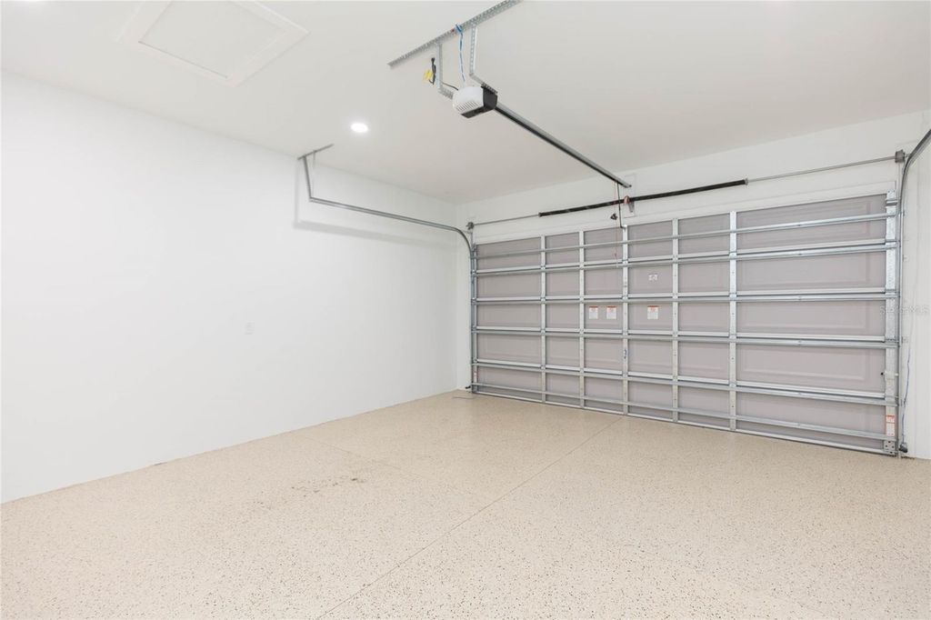 Image 47 of property listing at 7205 N LOIS AVENUE, Tampa, FL 33614