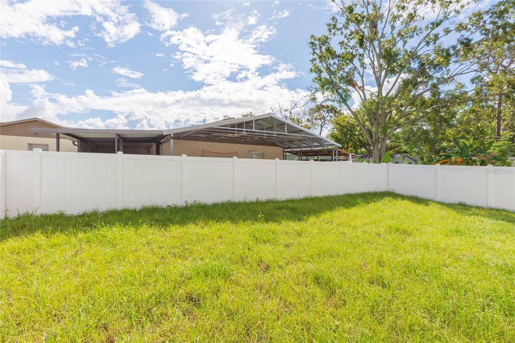 Image 52 of property listing at 7205 N LOIS AVENUE, Tampa, FL 33614