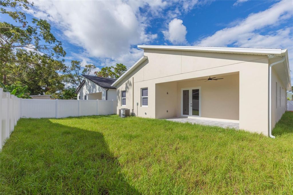 Image 53 of property listing at 7205 N LOIS AVENUE, Tampa, FL 33614