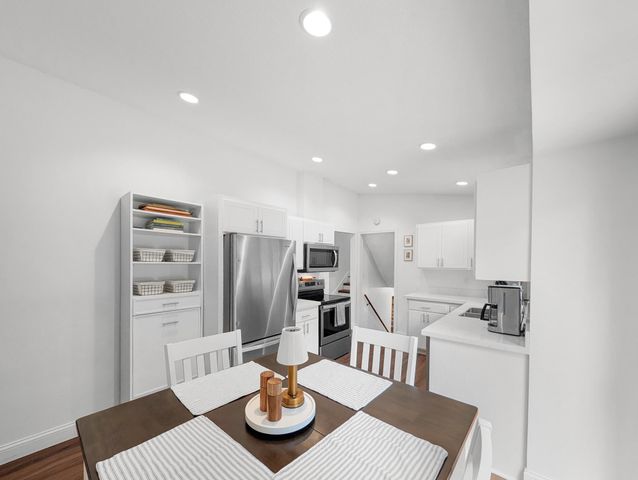 10500 39th Avenue N, Plymouth, MN 55441