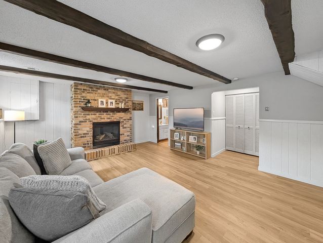 10500 39th Avenue N, Plymouth, MN 55441