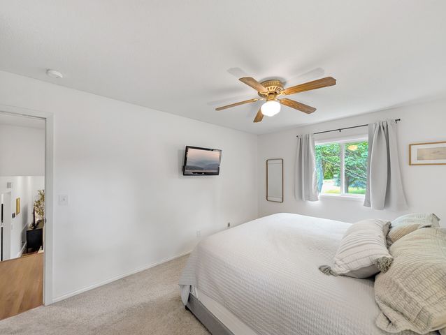 10500 39th Avenue N, Plymouth, MN 55441