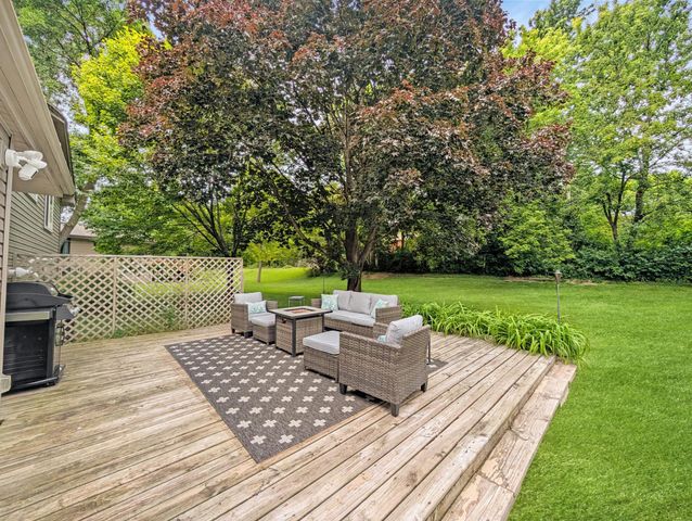 10500 39th Avenue N, Plymouth, MN 55441