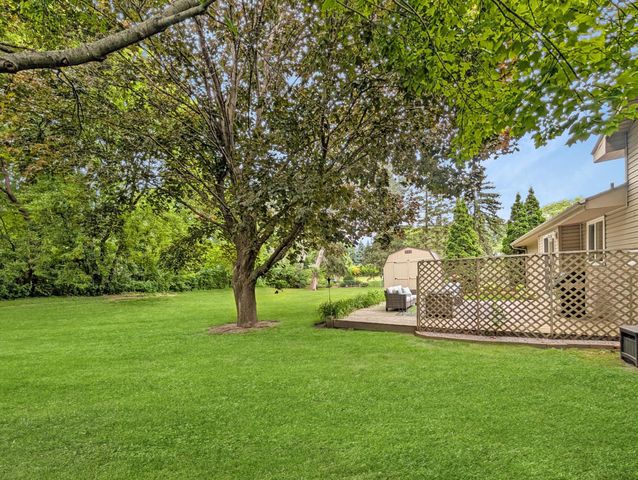 10500 39th Avenue N, Plymouth, MN 55441