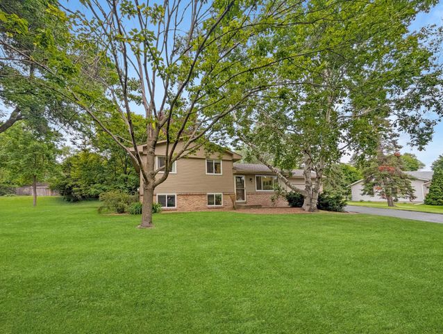 10500 39th Avenue N, Plymouth, MN 55441