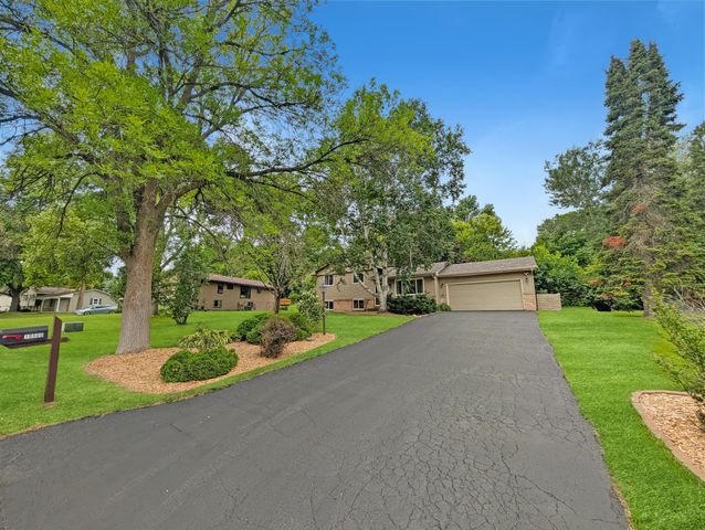 10500 39th Avenue N, Plymouth, MN 55441