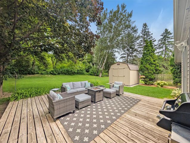 10500 39th Avenue N, Plymouth, MN 55441