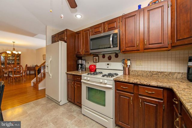 11 HERITAGE RD, Marlton, NJ 08053