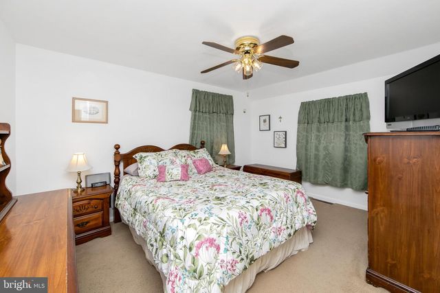 11 HERITAGE RD, Marlton, NJ 08053