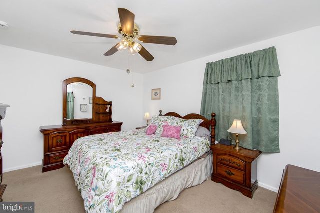 11 HERITAGE RD, Marlton, NJ 08053