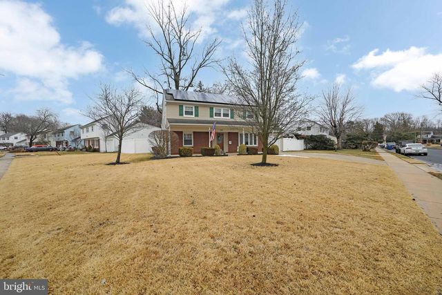 11 HERITAGE RD, Marlton, NJ 08053