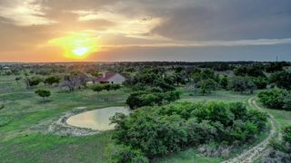 450 Jung Rd, Harper, TX 78631