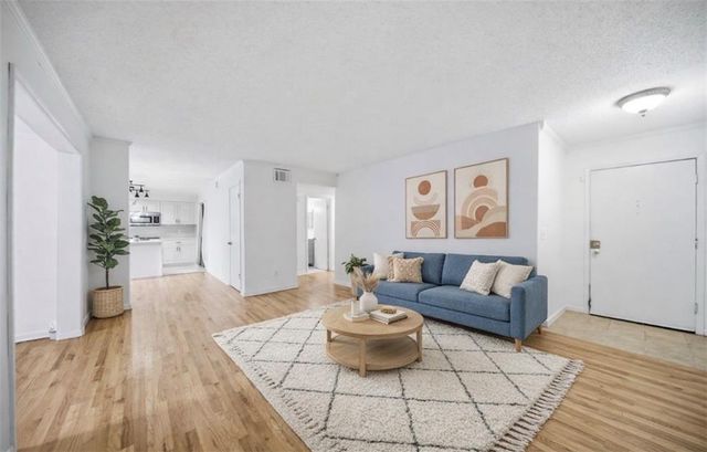 26 Arpege Way NW, Atlanta, GA 30327