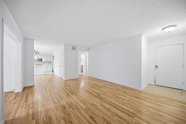 26 Arpege Way NW, Atlanta, GA 30327