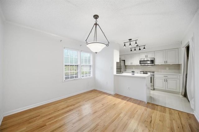 26 Arpege Way NW, Atlanta, GA 30327