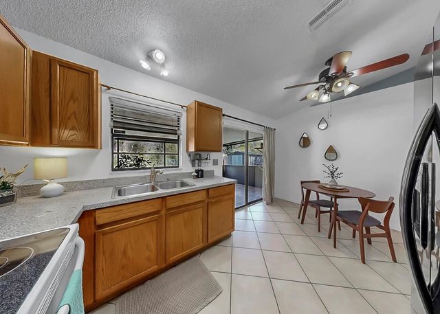 11722 LYNN BROOK CIRCLE, Seffner, FL 33584