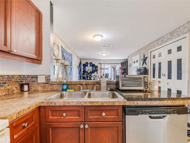 261 AUTUMN LANE 3, Kissimmee, FL 34743