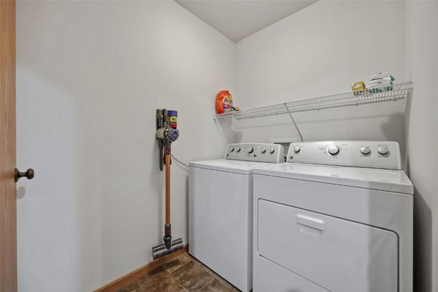 3555 Stoney Point Road, Cedar Rapids, IA 52404