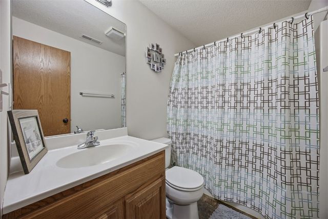 3555 Stoney Point Road, Cedar Rapids, IA 52404