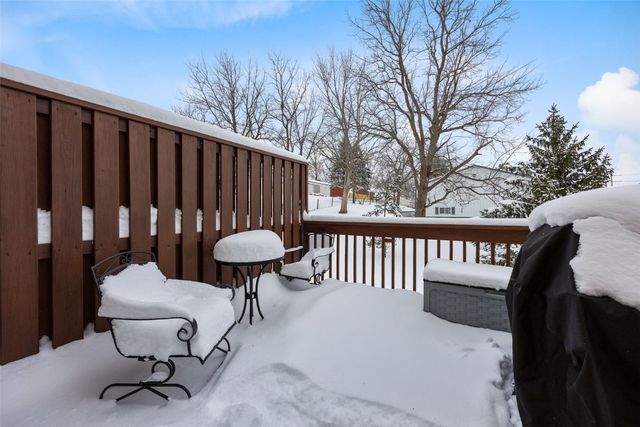 3555 Stoney Point Road, Cedar Rapids, IA 52404