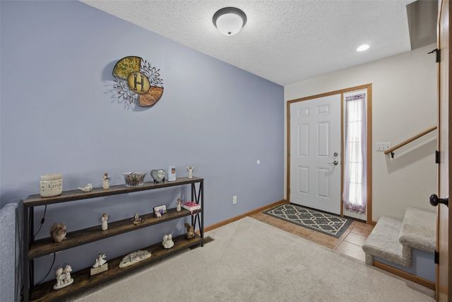 3555 Stoney Point Road, Cedar Rapids, IA 52404