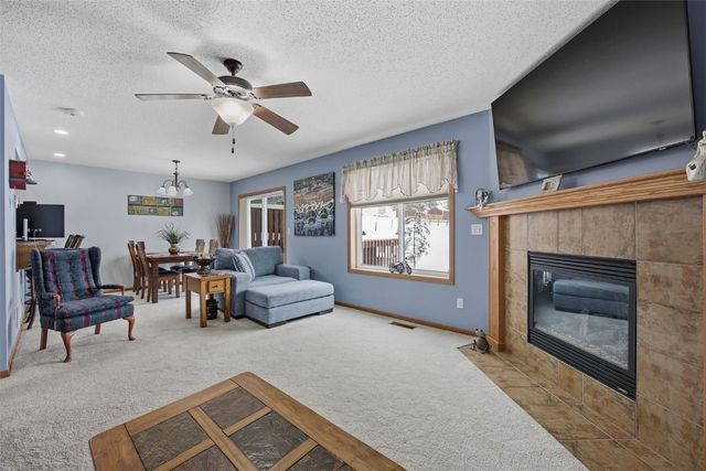 3555 Stoney Point Road, Cedar Rapids, IA 52404