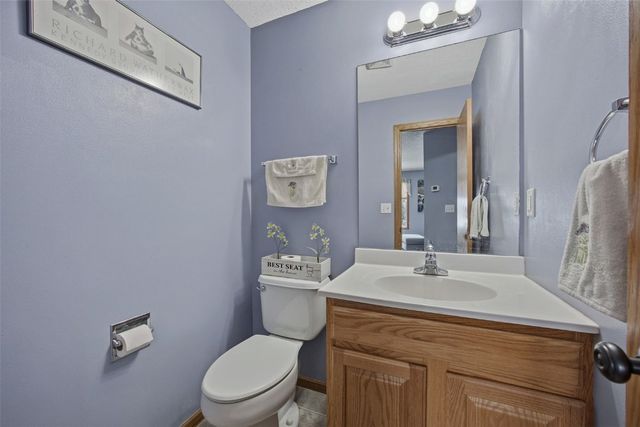 3555 Stoney Point Road, Cedar Rapids, IA 52404